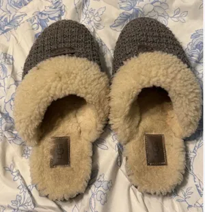 UGG Slippers thumbnail 2