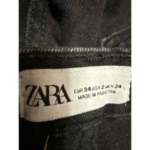 Zara Women's Black High Rise Raw Hem Flared Bootcut Cropped Denim Jeans Size 2 thumbnail 4