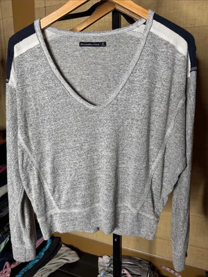 Abercrombie & Fitch Heather Gray Colorblock V-Neck Pullover Sweater Small thumbnail 3