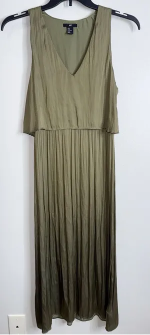 H&M olive green layered sleeveless midi dress size 10 thumbnail 1