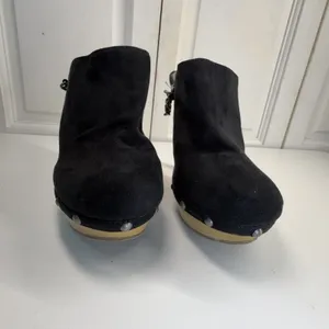 ELLE Ilona‎ Size 6 Black Faux Suede Metal Chain Stud Biker Sexy Mule Heels thumbnail 3