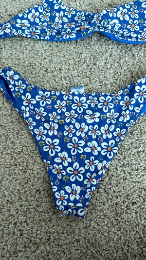 Daisy Dippin’ ’s Bikini Sets thumbnail 4