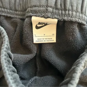 Nike Club Fleece Mid-Rise Oversized Joggers Women’s thumbnail 3