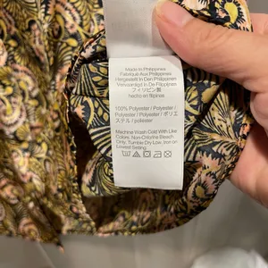 Cute J. Crew silky ruffle puff sleeve scoop neck blouse classic modern preppy thumbnail 5
