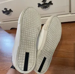 Kenneth Cole Size 8 Sneakers thumbnail 6