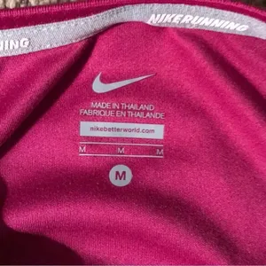 *30off3* NWOT. Nike long sleeve t-shirt thumbnail 4