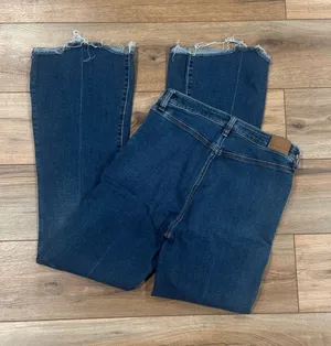 AMERICAN EAGLE Western Stretchy High-rise Bareback Raw Hem Flare Jeans | Size 6 thumbnail 1