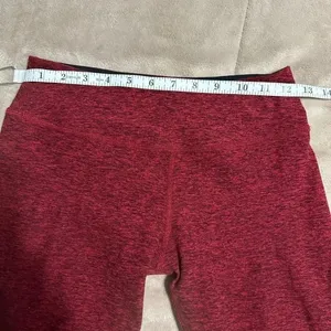 Beyond Yoga NWT High Waist Swirl Midi Legging, Size XS, Excellent Condition thumbnail 5