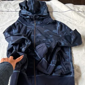 Lululemon Navy Camouflage Women's Jacket thumbnail 8