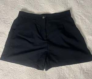 Classic Black Women's Bermuda Shorts Size L thumbnail 1