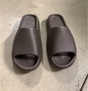 Yeezy Slides thumbnail 2