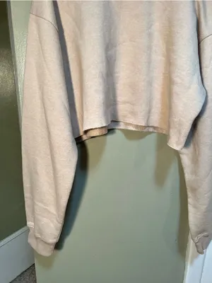 PrettyLittleThing Women's Size Medium Cropped Crewneck Sweatshirt Beige Fleece thumbnail 3