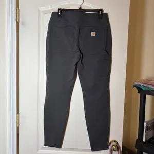 WOMEN'S CARHARTT FORCE® MIDWEIGHT POCKET LEGGING. Medium NWOT Never Worn thumbnail 2