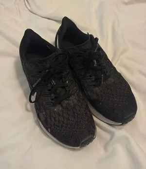 Nike running shoes  thumbnail 1