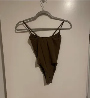 Skims Nwot Fits Everybody Cami Thong Bodysuit Brown Xs thumbnail 4