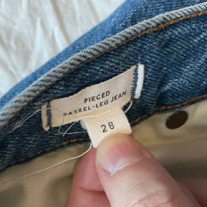 NWOT Madewell Pieced Barrel Leg Jeans W28 Medium Wash thumbnail 4