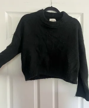 Abercrombie Sweater Women’s crop thumbnail 2