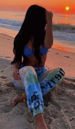 Edikted Sweatpants thumbnail 1