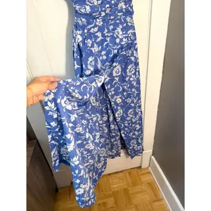 Abercrombie and Fitch Blue and White Floral One-Shoulder Cutout Maxi Dress thumbnail 7