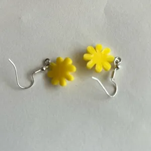 3/$20 Yellow Silver Plated Flower Floral Groovy Dangling Drop Earrings thumbnail 2