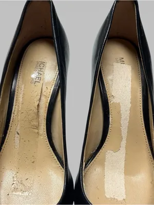 Michael Kors Black Pointed-Toe Leather Pumps thumbnail 5