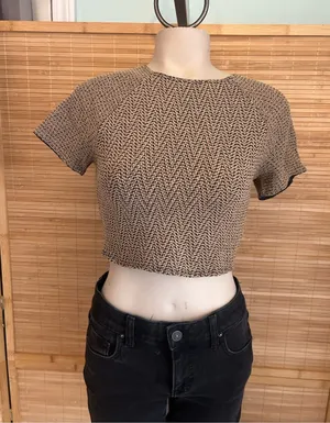 Urban outfitters stretchy short sleeve crop top shirt women’s size small thumbnail 1