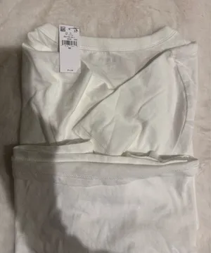 Old Navy Graphic Tee thumbnail 4