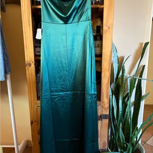 Windsor Rhiannon hunter Green Asymmetrical One-Shoulder Maxi Gown thumbnail 4