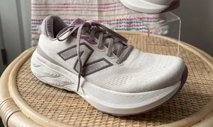 New Balance Fresh Foam X 880 V15 Linen Dark Ice Wine Passion Fruit Sneakers 9 thumbnail 1