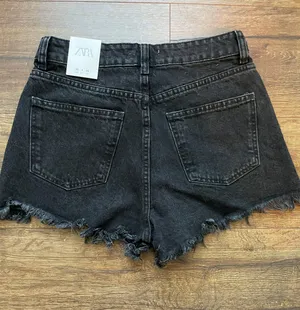 frayed denim shorts thumbnail 2