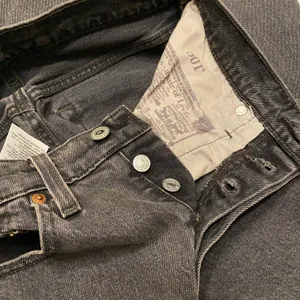 Levi's | 501 Cropped Pants thumbnail 5