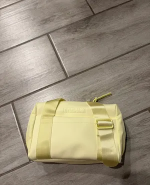 Gymshark Women’s Refresh Yellow Everyday Mini Gym Bag Pastel Yellow NEW thumbnail 2