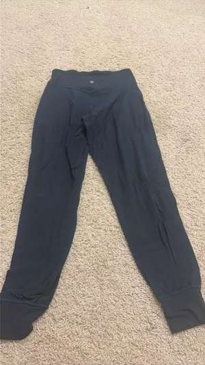Lululemon Align Joggers thumbnail 3