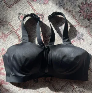 Victoria’s Secret Knockout Sports Bra thumbnail 1