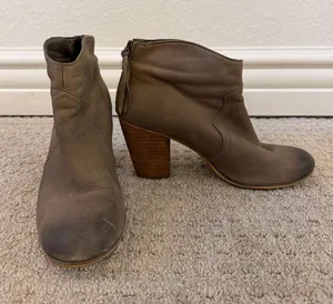 Nordstrom BP Women’s Taupe Leather Block Heel Ankle Boots Fringe Zip Up size 9 thumbnail 1