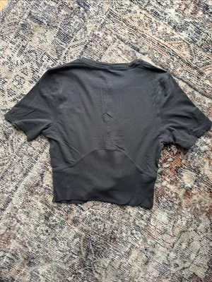 Lululemon Cropped Nulu Twist-Hem Short-Sleeve Shirt thumbnail 5