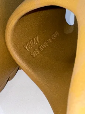Yeezy Slides Adidas Ochre Brown 6 thumbnail 9