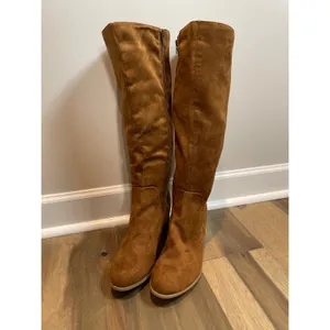 Faux Suede Brown High Boots Chunky Heel Size 8.5 NWT Made For Target thumbnail 5