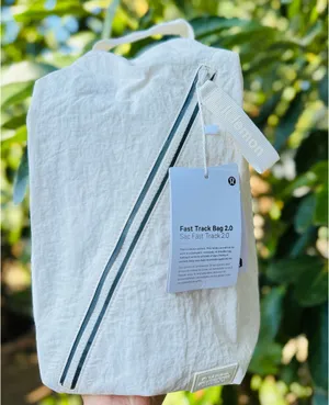 Lululemon Fast track bag 2.0 thumbnail 2