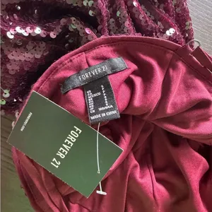 BNWT Forever21 Sequined maroon mini dress thumbnail 3