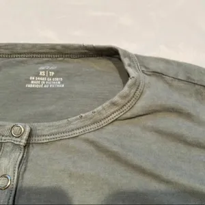 Aerie Green Vintage Wash‎ Snap Henley Cropped Knot Tie Front Longsleeve Size xs thumbnail 5