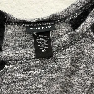 Torrid Heather Gray & Black Lace Raglan Sleeve Tee Back Zip - Size 00 (10) thumbnail 6