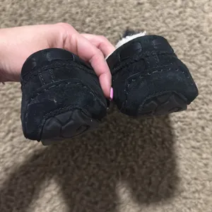Ugg slippers thumbnail 4