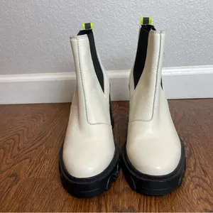 Sorel Brex Heel Cream Leather Chelsea Ankle Boots with Black Elastic Panels Sz 7 thumbnail 3