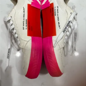 Off-White Sneakers thumbnail 2