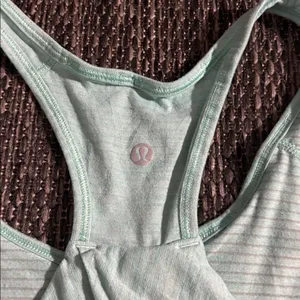 Lululemon Essential Tank Racerback Size 6 thumbnail 3