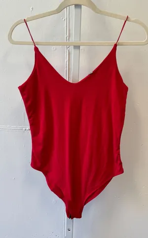 Gaze Red Spaghetti Strap V-Neck Bodysuit Small T42668‎ Stretch Snap Closure Soft thumbnail 1