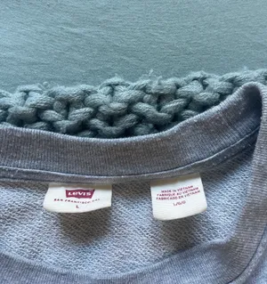 Urban Outfitters Levi’s Graphic Sweatshirt thumbnail 4