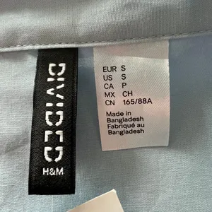 H&M Cropped Shirt Womens Small Light Blue Collared Button Up Cotton thumbnail 2