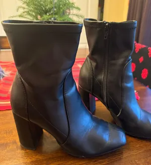 Black Heeled Boots thumbnail 1